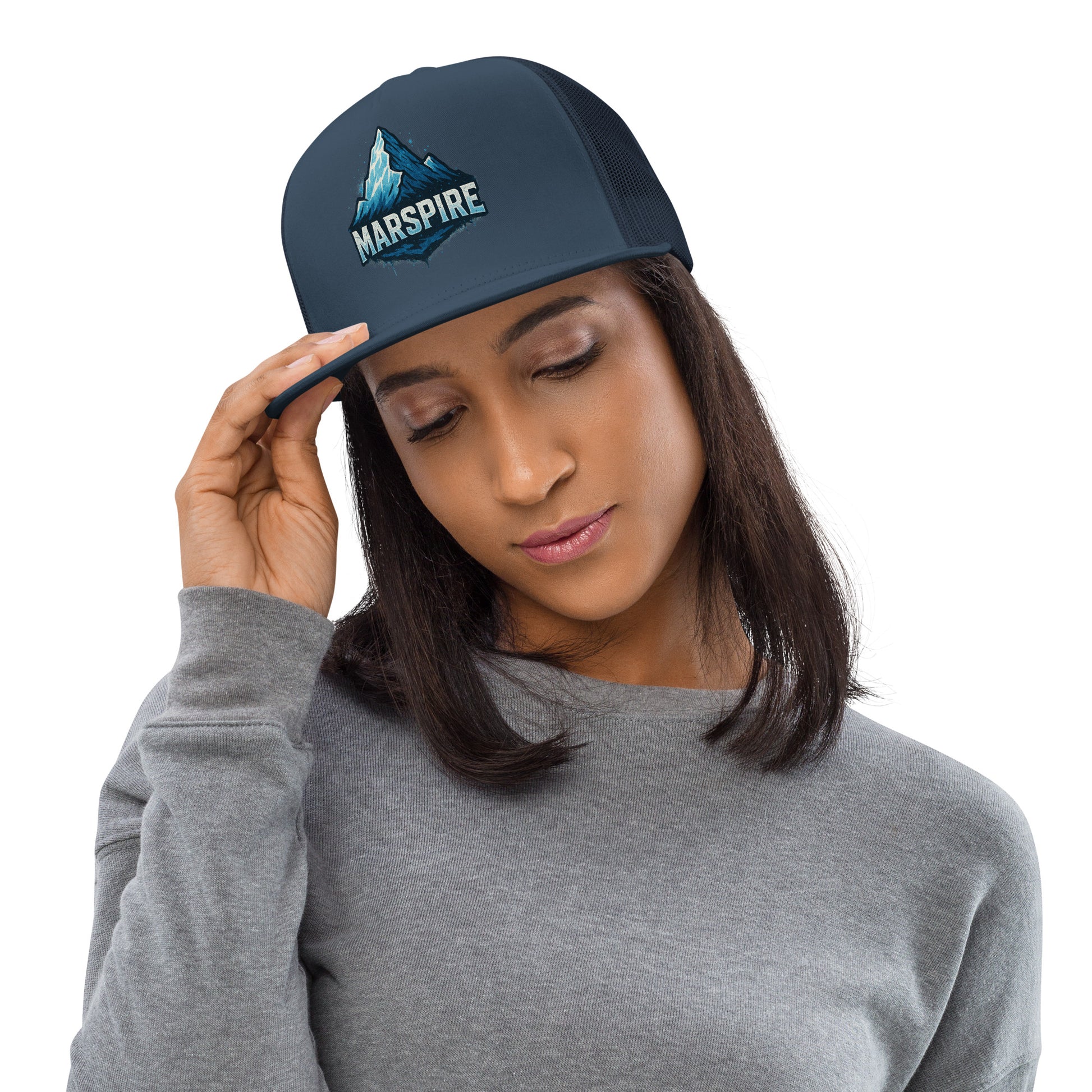 woman wearing trucker baseball caps - navy