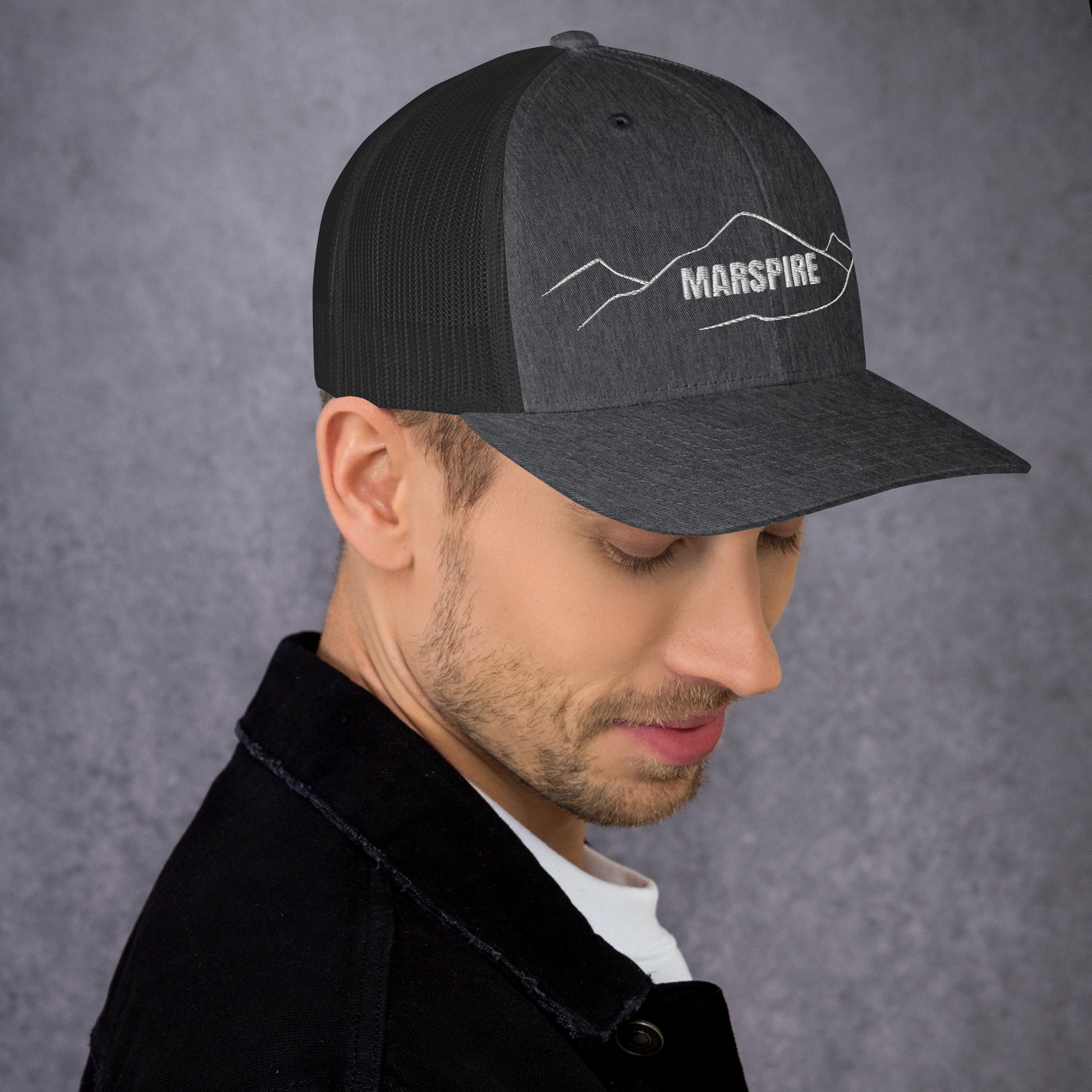 right view of evergreen mesh trucker cap