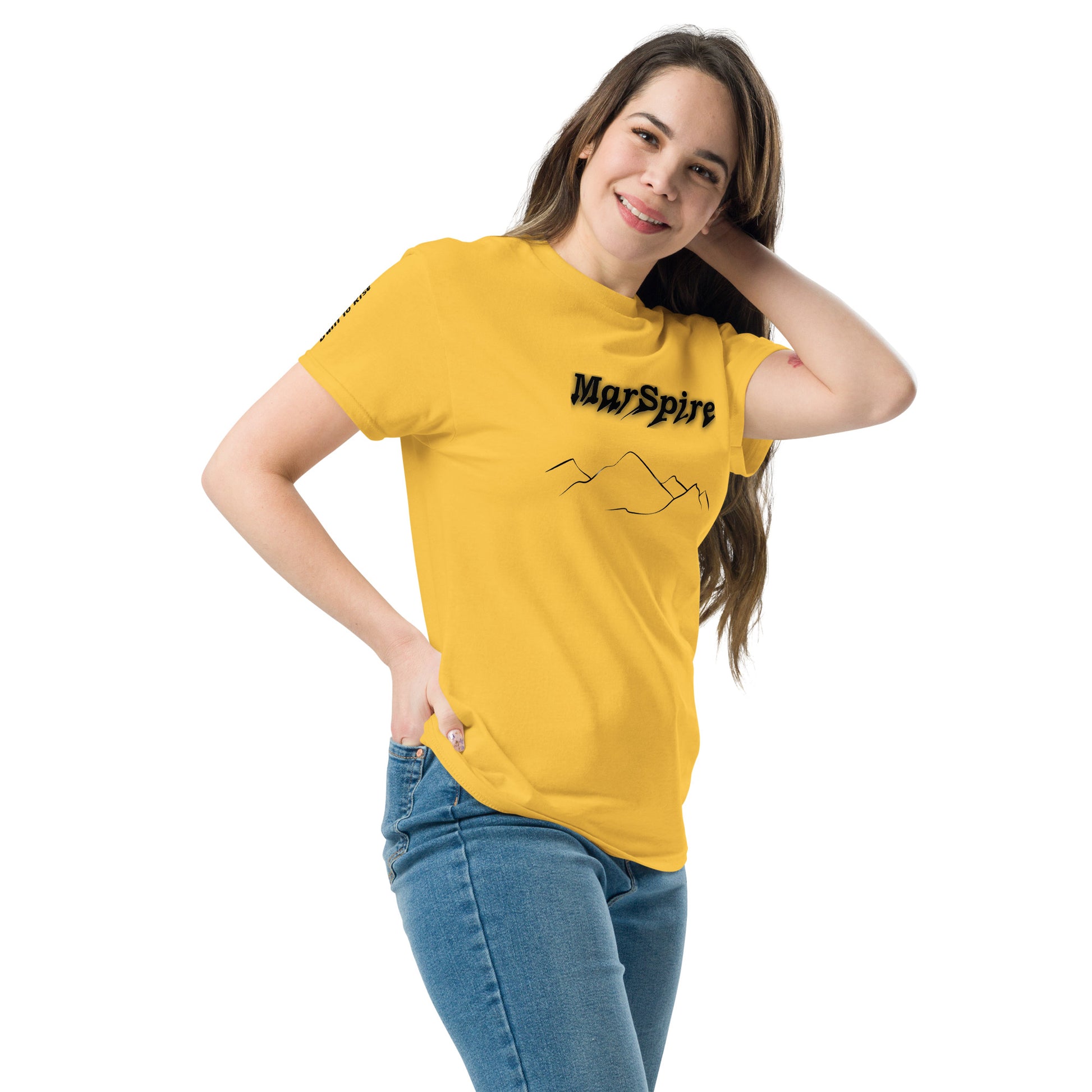 woman wearing daisy classic tee