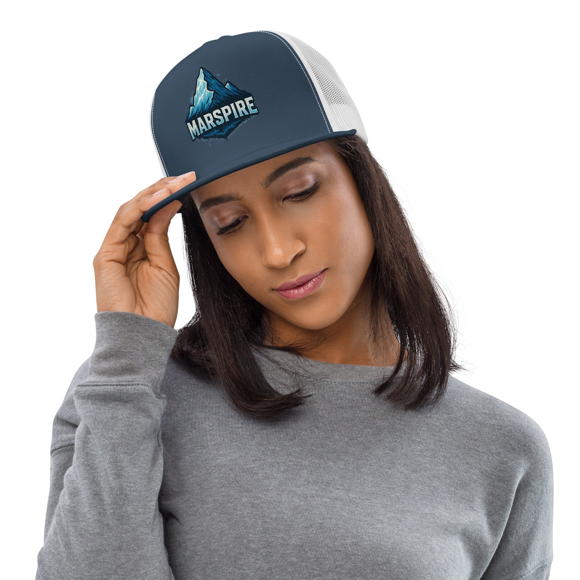 woman wearing trucker baseball caps - navy & white