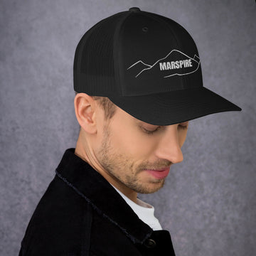 right view of black mesh trucker cap