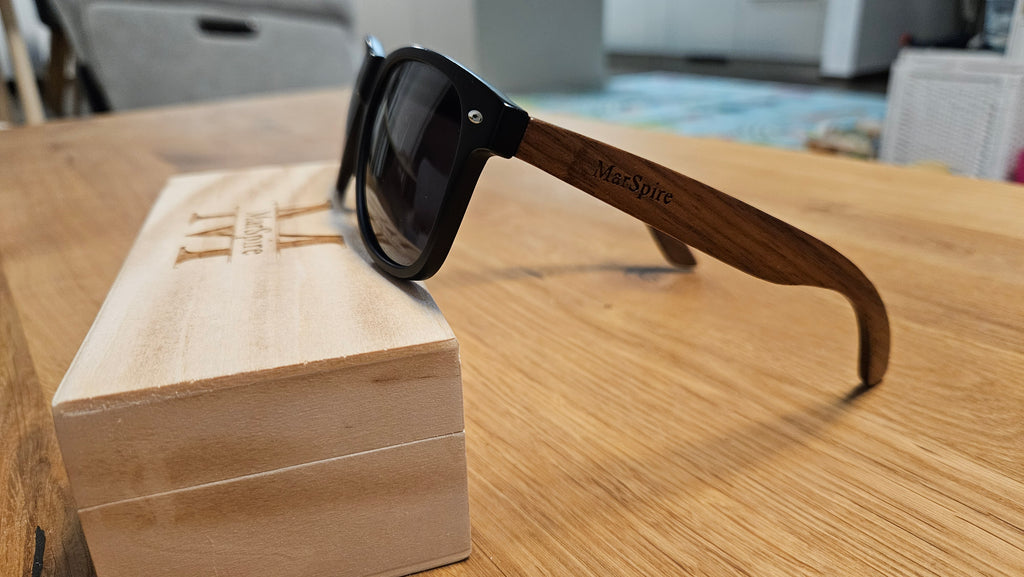 496. Personalisierte Holzsonnenbrille